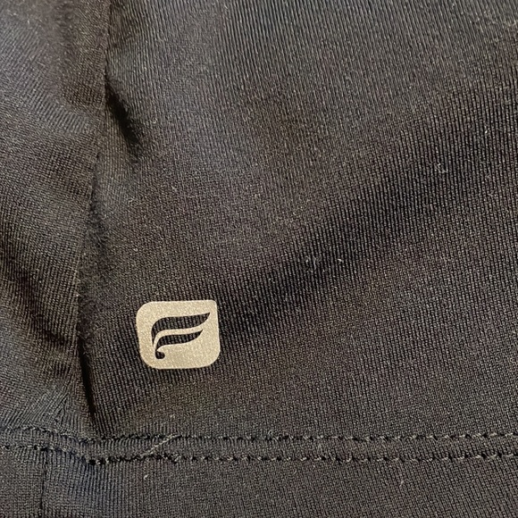 Fabletics High Neck Tank Outfit - Picture 6 of 9